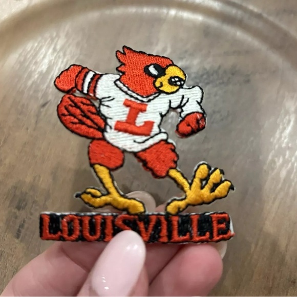 Vtg University of Louisville Cardinals Red Bird Embroidered Logo Patch - Picture 3 of 6